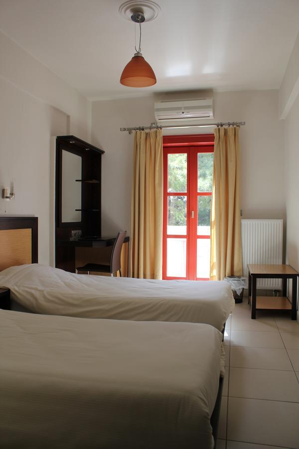 Aposperides Hotel Livadi  Экстерьер фото