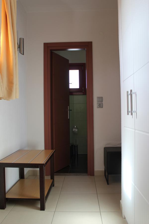 Aposperides Hotel Livadi  Экстерьер фото
